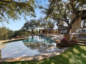 Stunning Residence - Epitomizes Luxury & Meticulous Craftsmanship